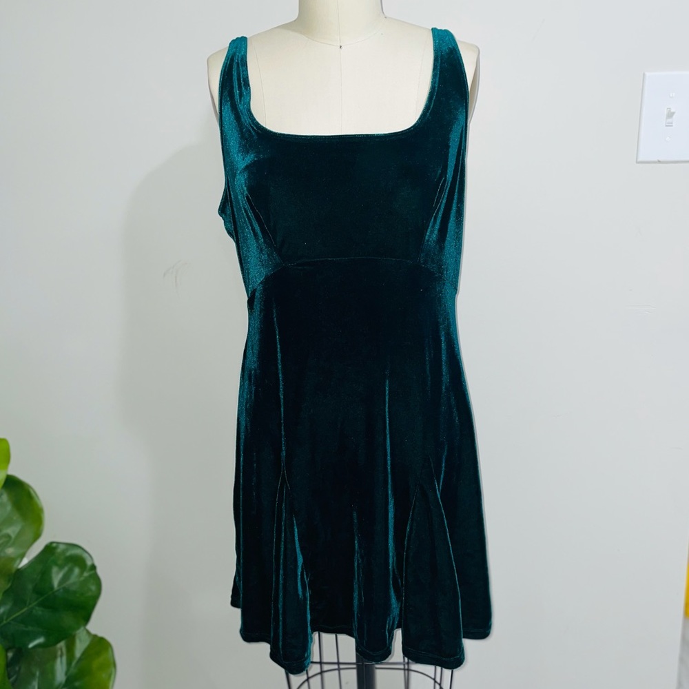 Velvet emerald green mini dress vintage 90s